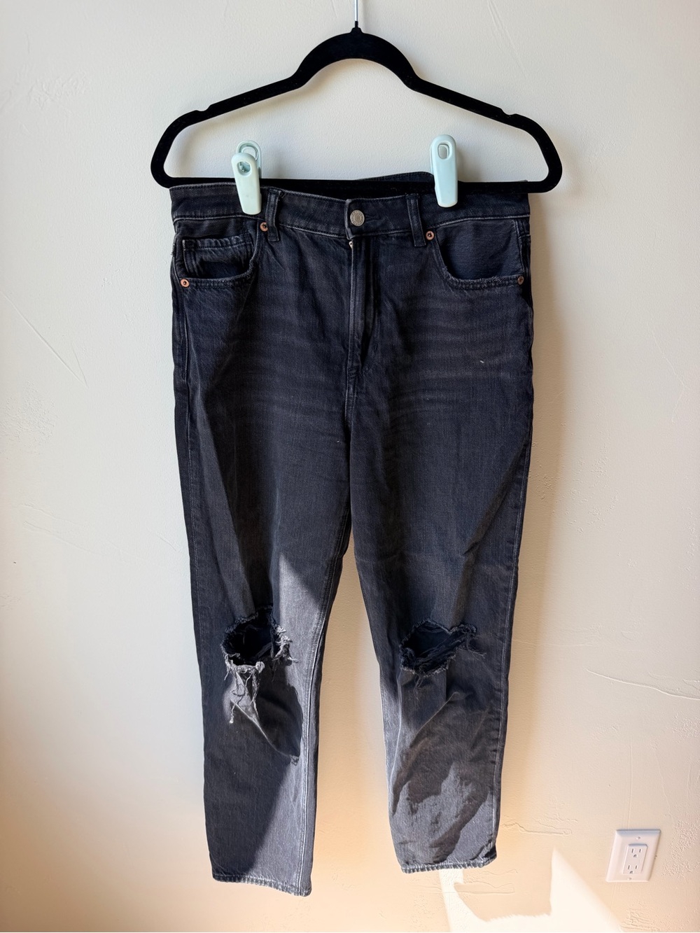 American Eagle Outfitters Black Ripped Ankle Jeans
